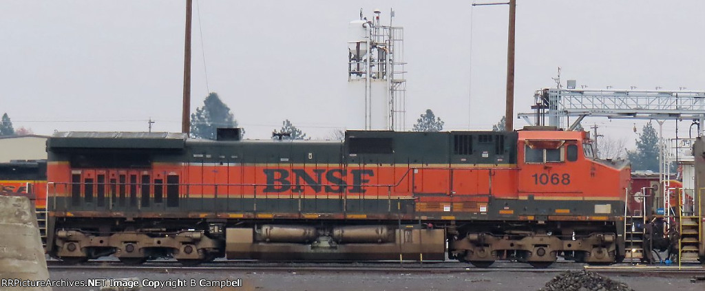 BNSF 1068